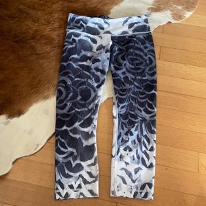 Lululemon 28” crops